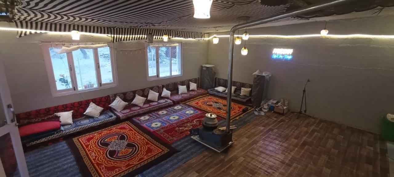 קאסול Pandora Riverside Cafe & Stay מראה חיצוני תמונה
