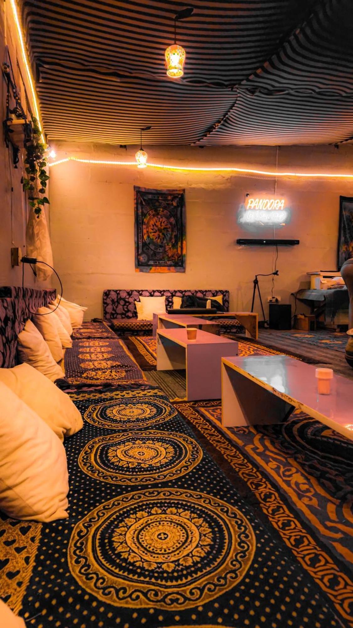 קאסול Pandora Riverside Cafe & Stay מראה חיצוני תמונה